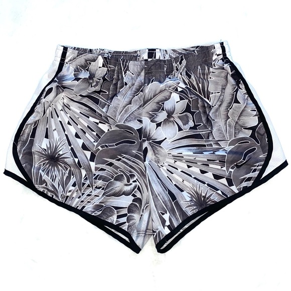 🎉HOST PICK | Nike Tropical Dri-Fit Tempo Running Shorts - Picture 1 of 4